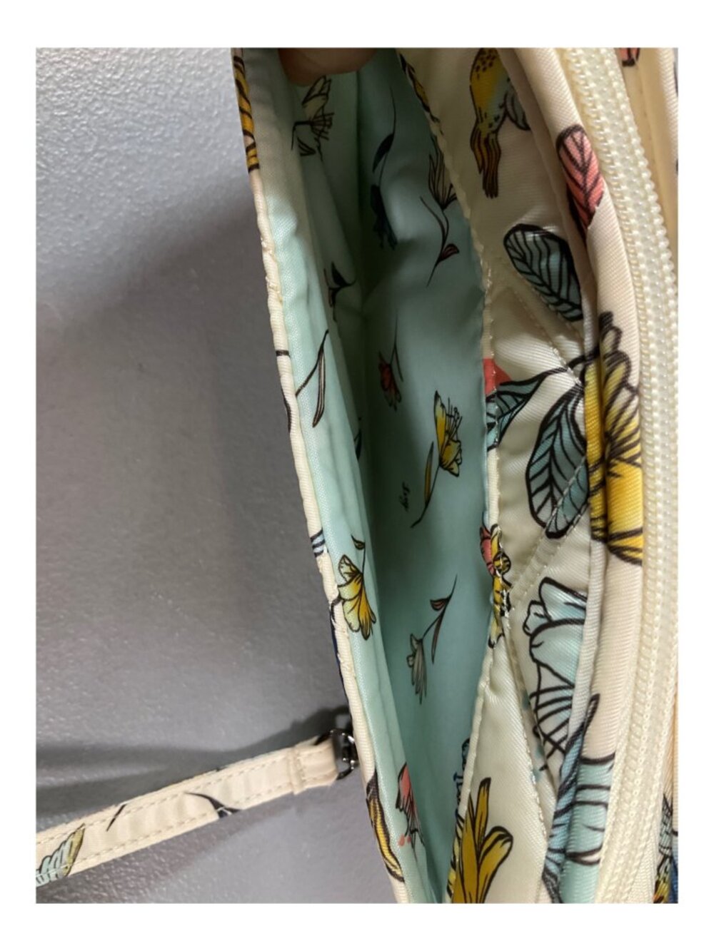 Lug Zeppelin Hummingbird Floral Large Continental Wallet - Quilted Unisex Design - Picture 4 of 8